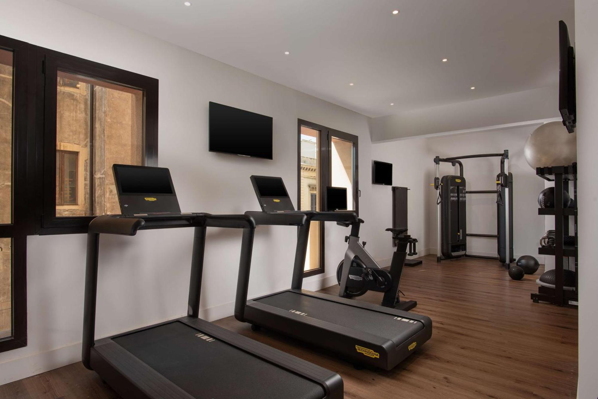 Nh Centro Hotel 4*