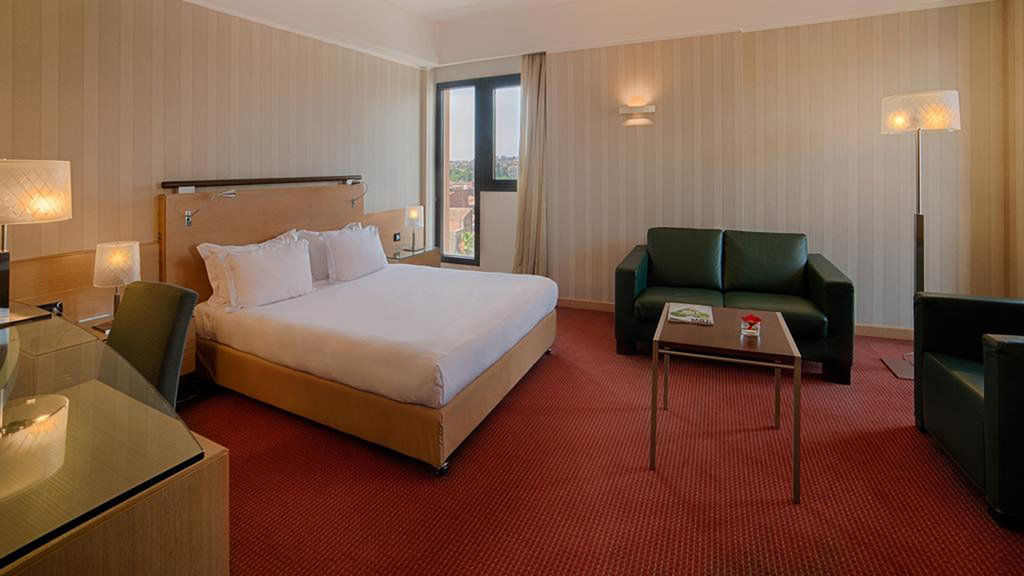 Hotel Nh Centro Catánia